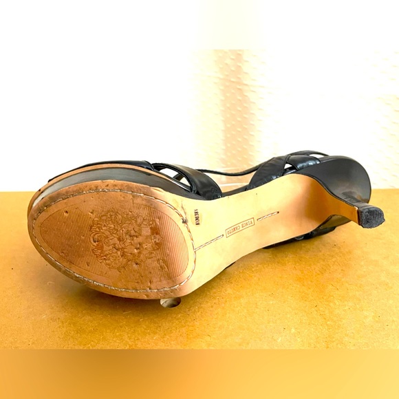 Vince Camuto patent leather shoes. Worn once! Size 8.5 - Picture 10 of 13